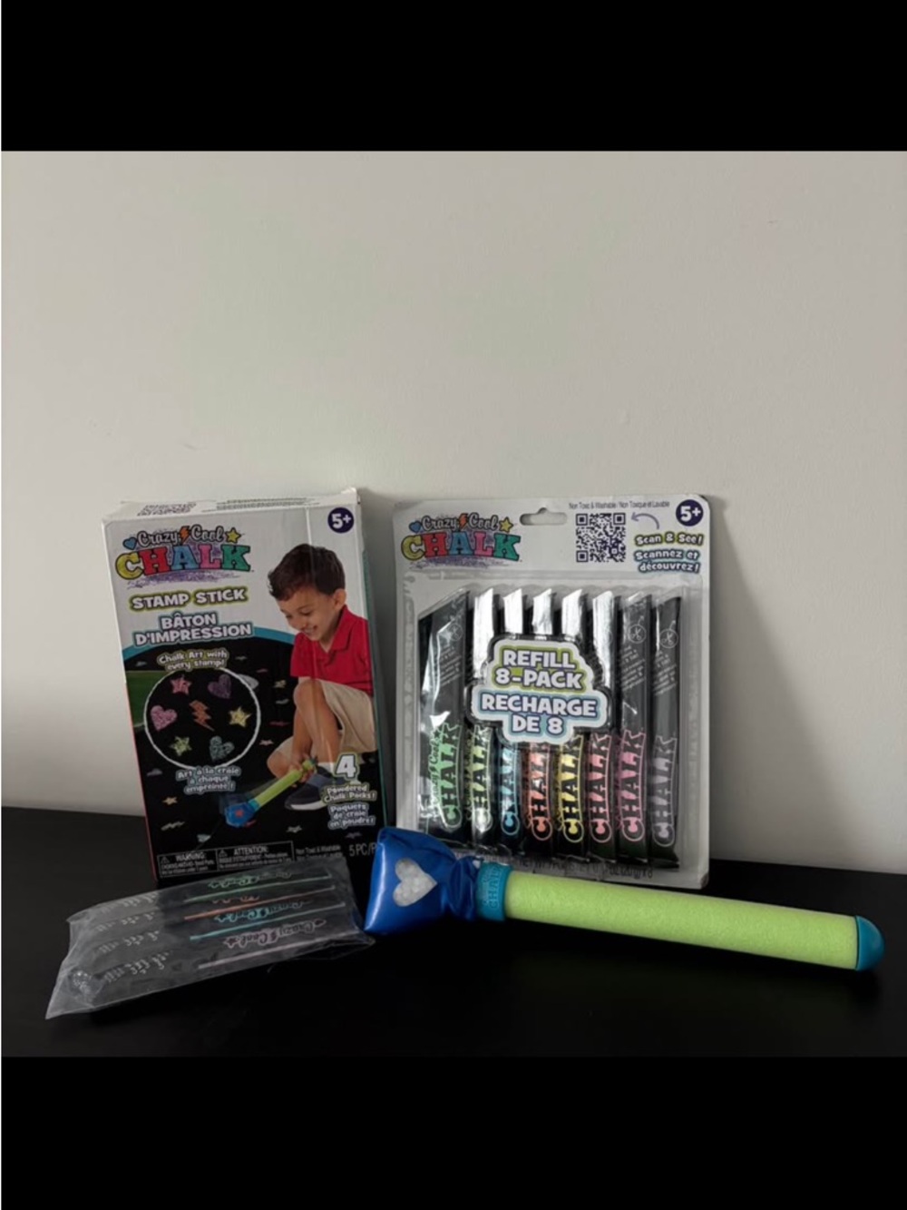 BNIB - Kids outdoor  chalk set with refills